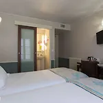 Hotel Joe M