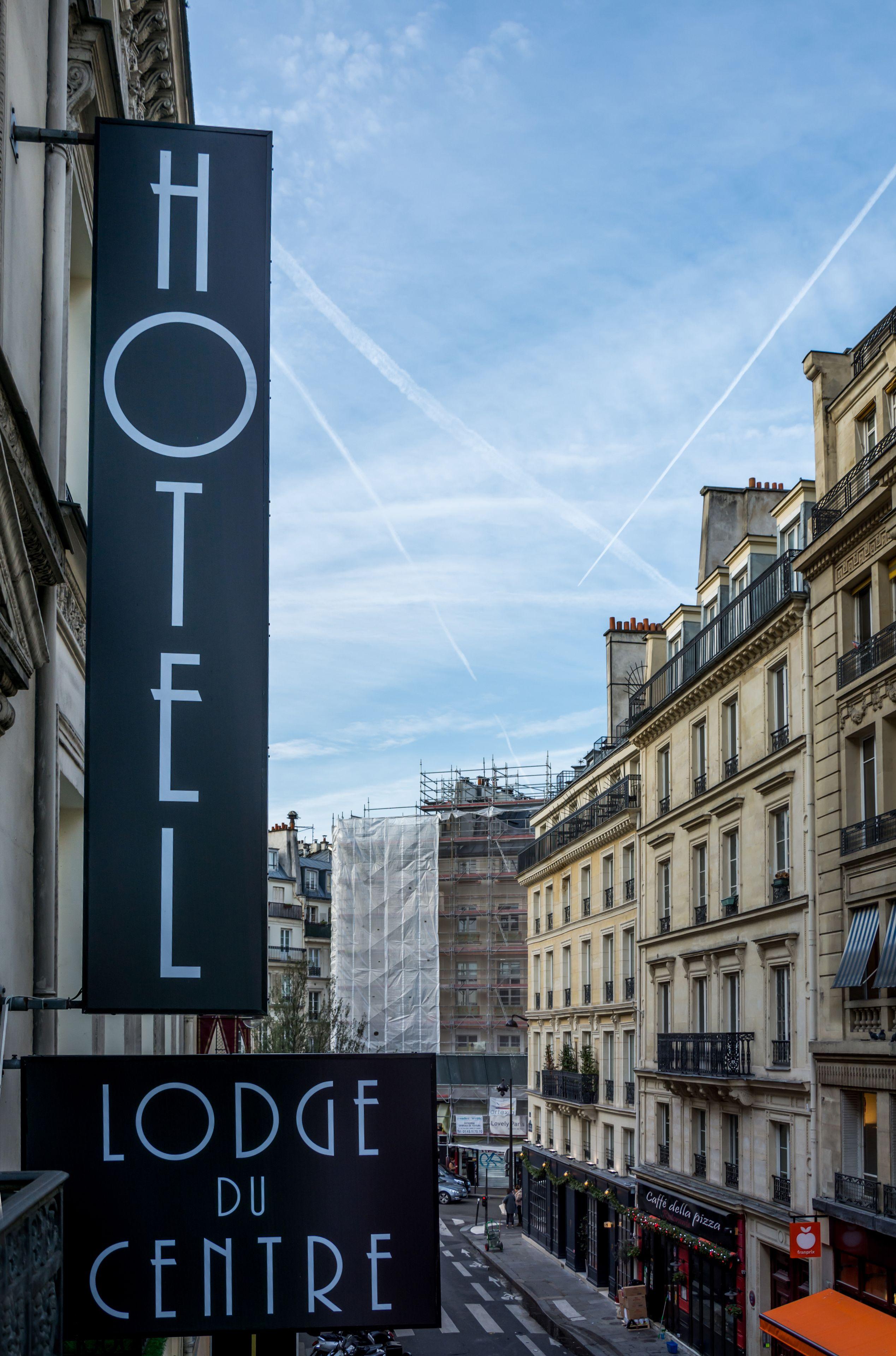 Joe M Paris